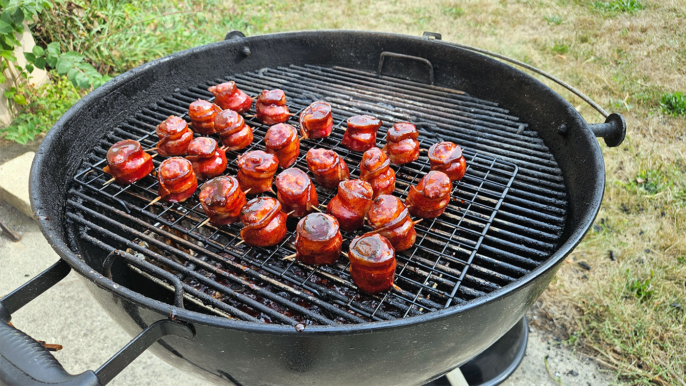 Smoked Pig Shots on the Weber Kettle